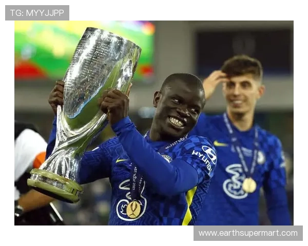 坎特从单后腰到双后腰核心的战术适配分析